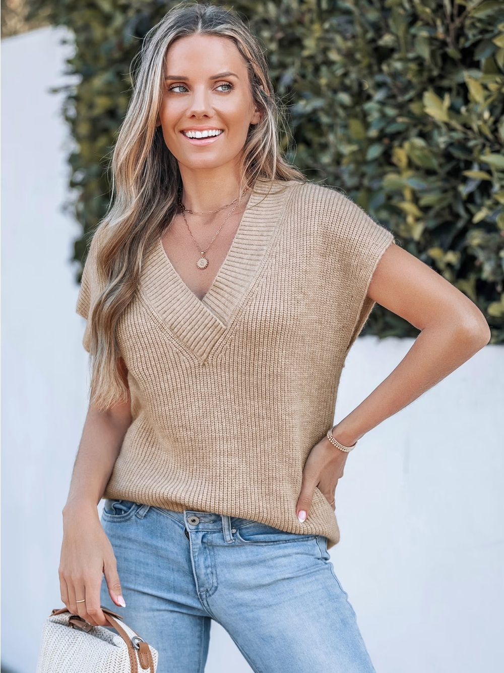 Cupshe Beige V-Neck Short Sleeve Knit Sweater